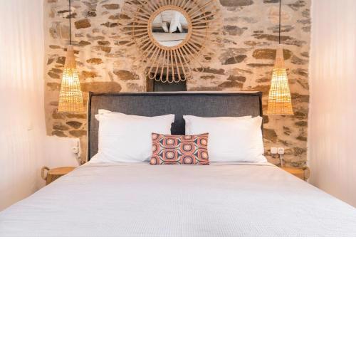 Heritage Home with Terrace in the trendy port of Naousa