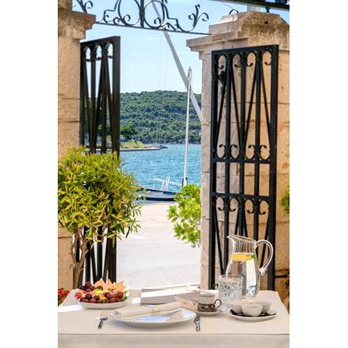 Heritage Hotel Tisno