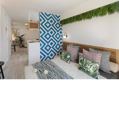 Hermes Luxury Suites