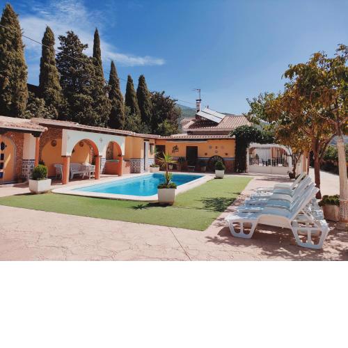 Hermosa casa rural en Nigüelas para 13 personas.