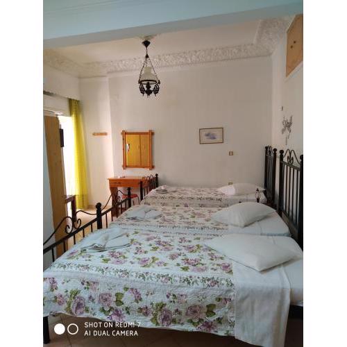 HERMOUPOLI ROOMS