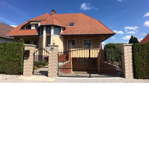 Hevizquelle Apartments