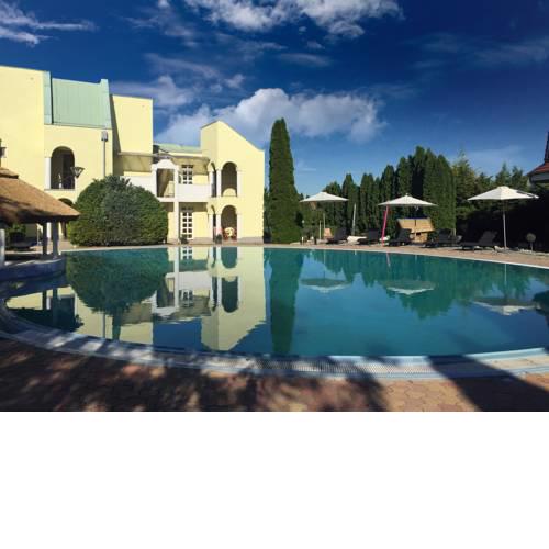 Hideaway Premium Apartments