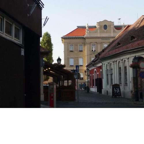 Hídfő utca