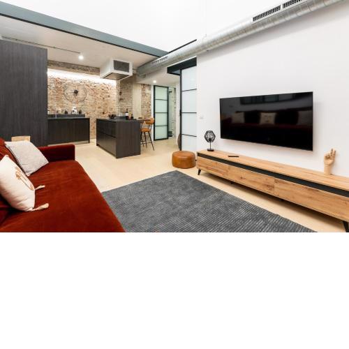 High ceiling gem in heart of Malaga historic district