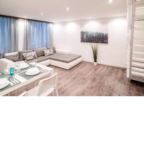 High-quality ambience in the city center with A/C