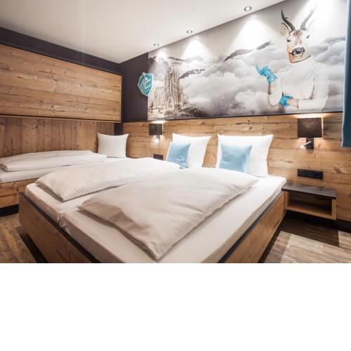High-quality and luxuriously furnished Chalet with jacuzzi and sauna near the center