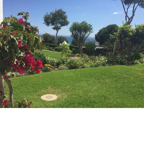 High rated apartment with garden in lovely Miraflores Urbanisation