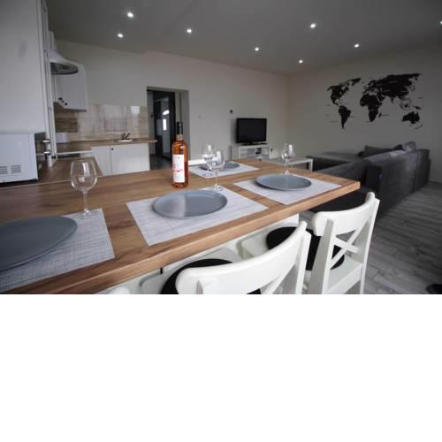 HIGH STREET APARTMAN