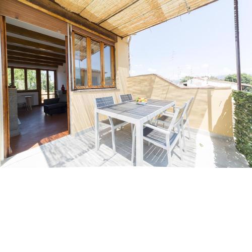 Hill's view terrace apartment