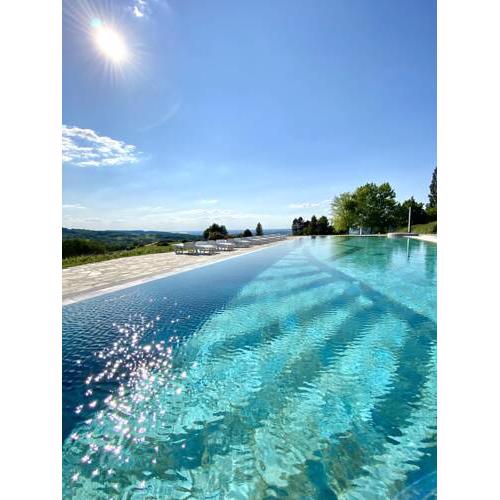 Hilltop Borhotel
