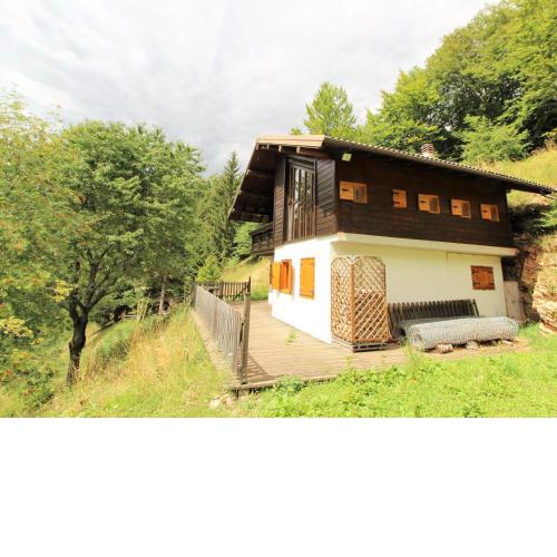 Hilltop chalet in Lamon with views