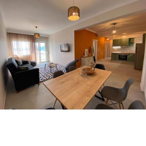 Hilltop Luxury Apartment