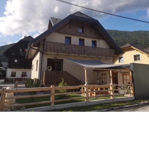 Hiša Pod gorami**** - house with wellness