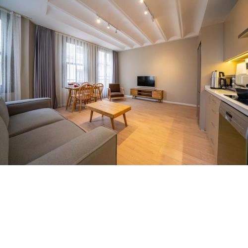 Historic 2 Bedroom Galata Apt-Heart of Istanbul ( Kuledibi 7 )