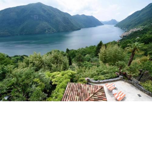 Historic villa with magnificent lake views