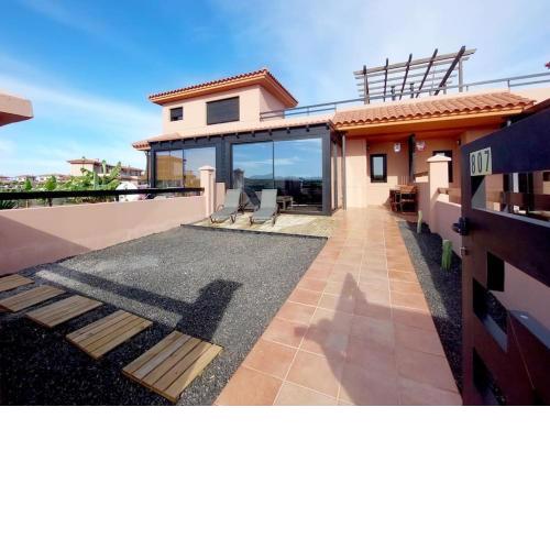 Holaola house