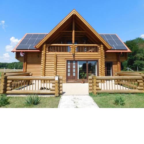 Holden Log House Gyarmat