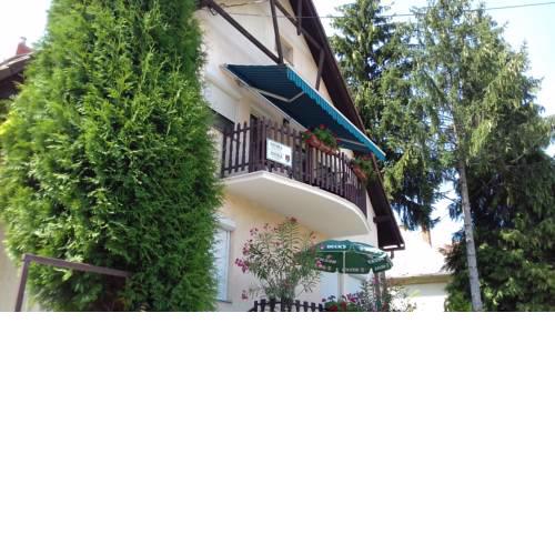 Holiday Apartmanház