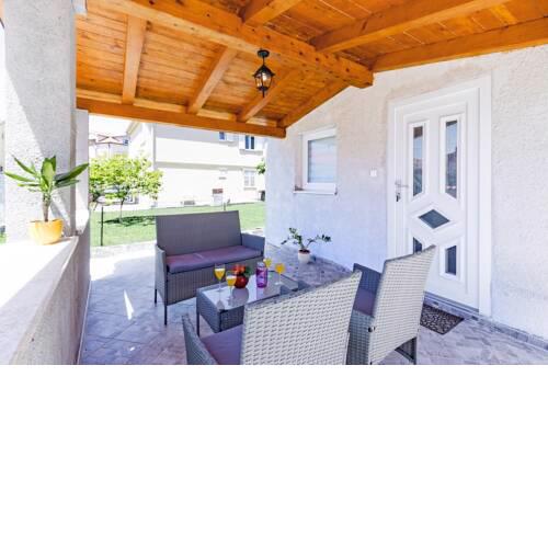 Holiday apartment near the beach