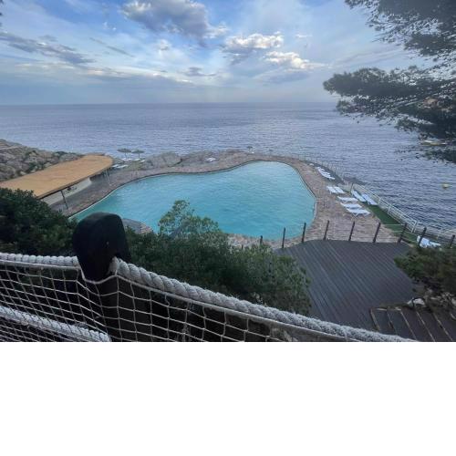 Holiday Dúplex Cap Sa Sal at the edge of the sea