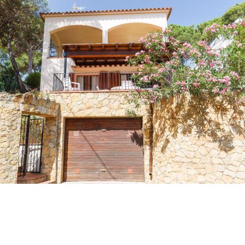 Holiday Home Apartament Isern Baix by Interhome