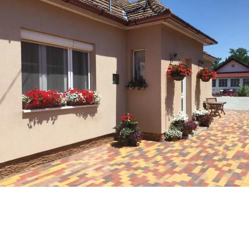 Holiday home Balatonbereny/Balaton 33082