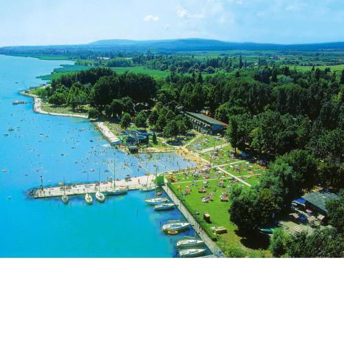 Holiday Home Balatontourist Füred-3