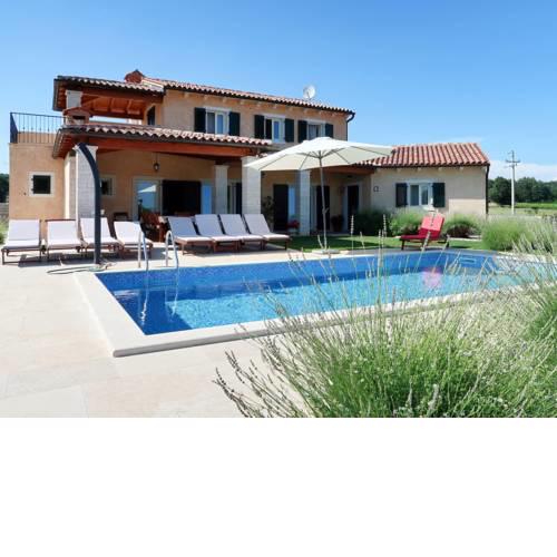 Holiday Home Baretuni (LBN390)