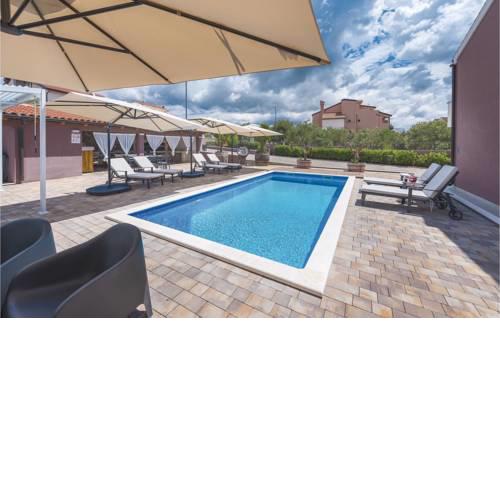 Holiday home Brodarica 32 with Outdoor Swimmingpool