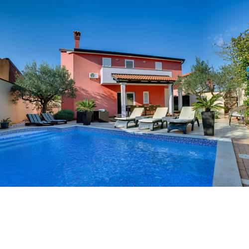 Holiday Home Bubi