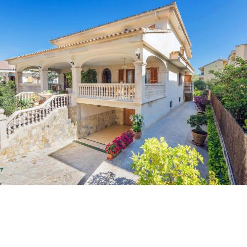 Holiday Home Can Roses by Interhome