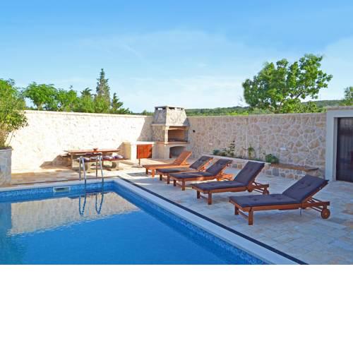 Holiday Home Castello Äoza