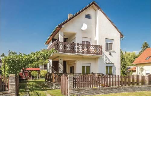 Holiday home Dózsa Gy. utca-Balatonmáriafürdö