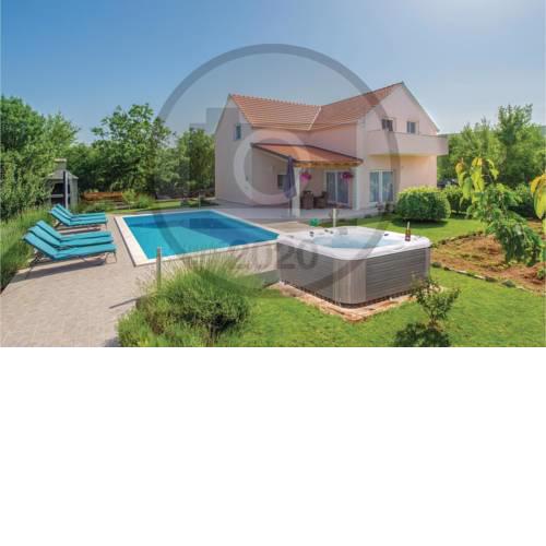 Holiday Home Dugopolje 01