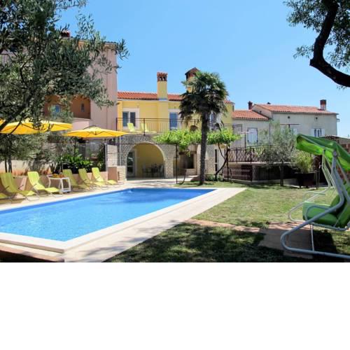 Holiday Home Duje & Mare (MDN184)