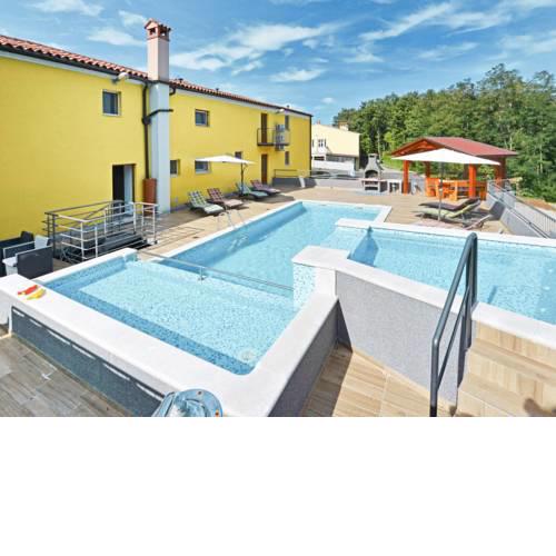 Holiday Home Haus Klarina (IPC142)