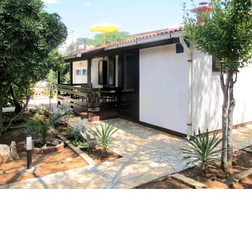 Holiday Home Haus Tin (VIR101)