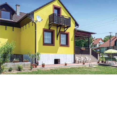 Holiday home Helikon Utca-Vonyarcvashegy