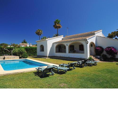 Holiday Home Henrys Choza by Interhome