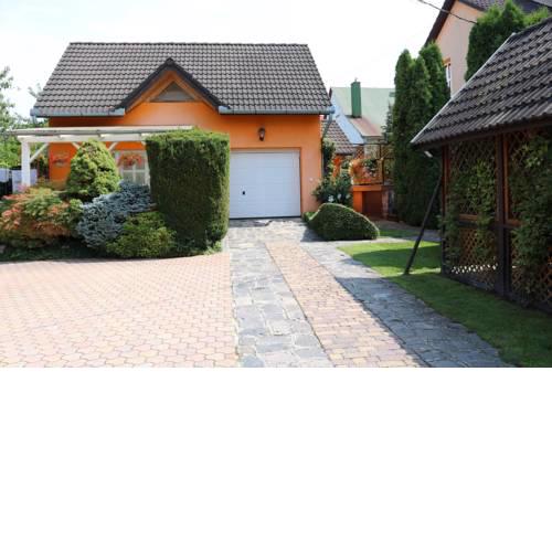 Holiday home in Balatonszarszo 20108