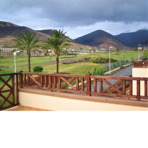 Holiday Home in Jand a with Private Pool at the Golf Course