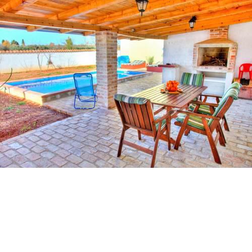 Holiday home in Muntic/Istrien 31126