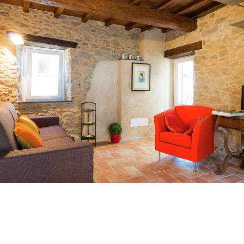 Holiday home in Pascoso Pescaglia with garden