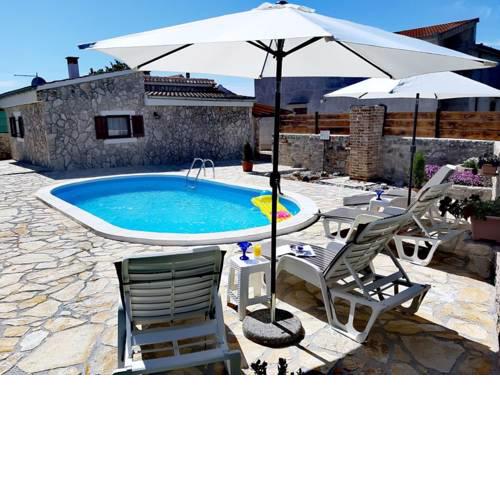 Holiday Home in Zemunik Gornji with Pool