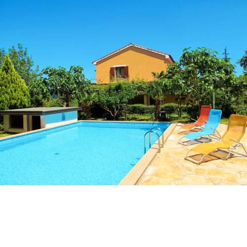 Holiday Home JAKOV (ROJ433)
