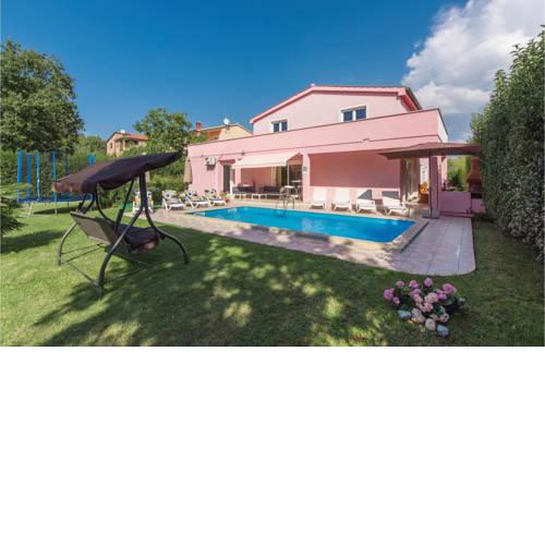 Holiday home Kadumi V