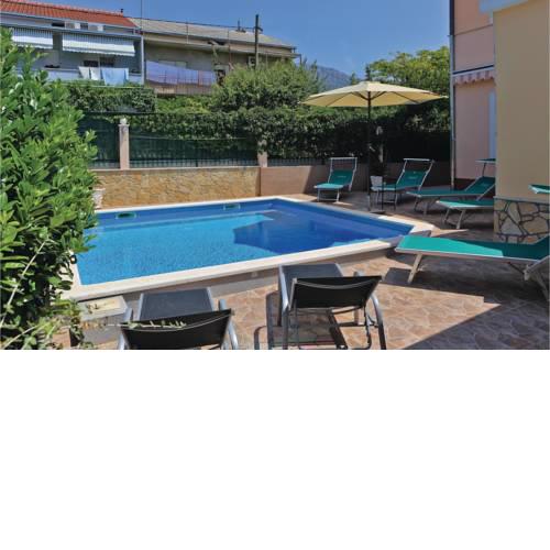 Holiday home Kastel Kambelovac 9