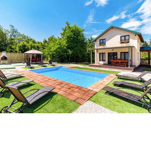 Holiday Home Minja (UMA290)