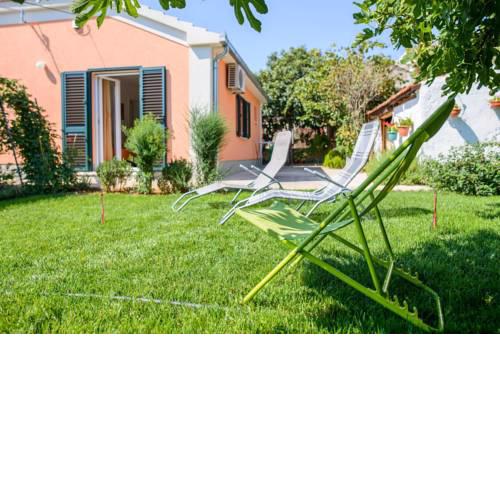 Holiday home Mirjana